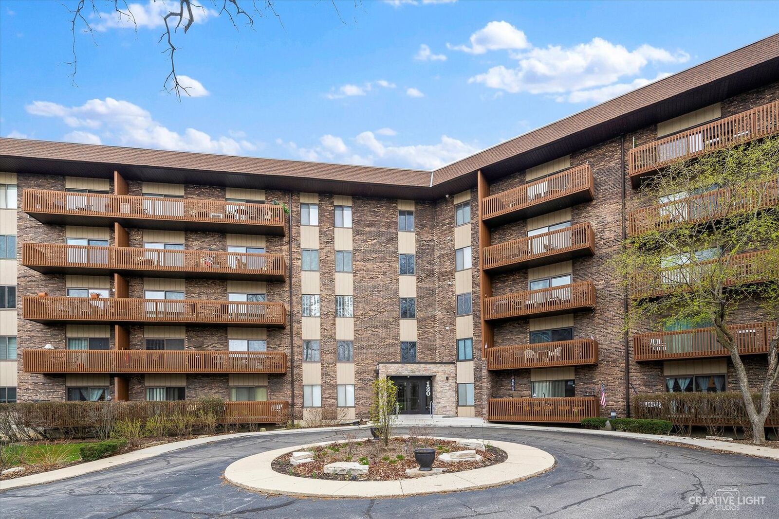 Property Photo:  120 Lakeview Drive 208  IL 60108 