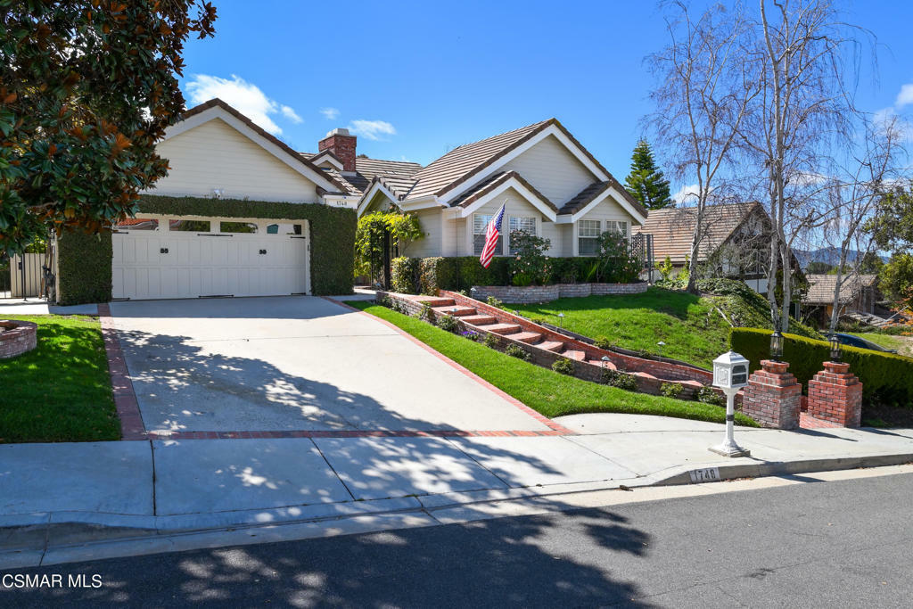 Property Photo:  1748 Country Oaks Lane  CA 91362 