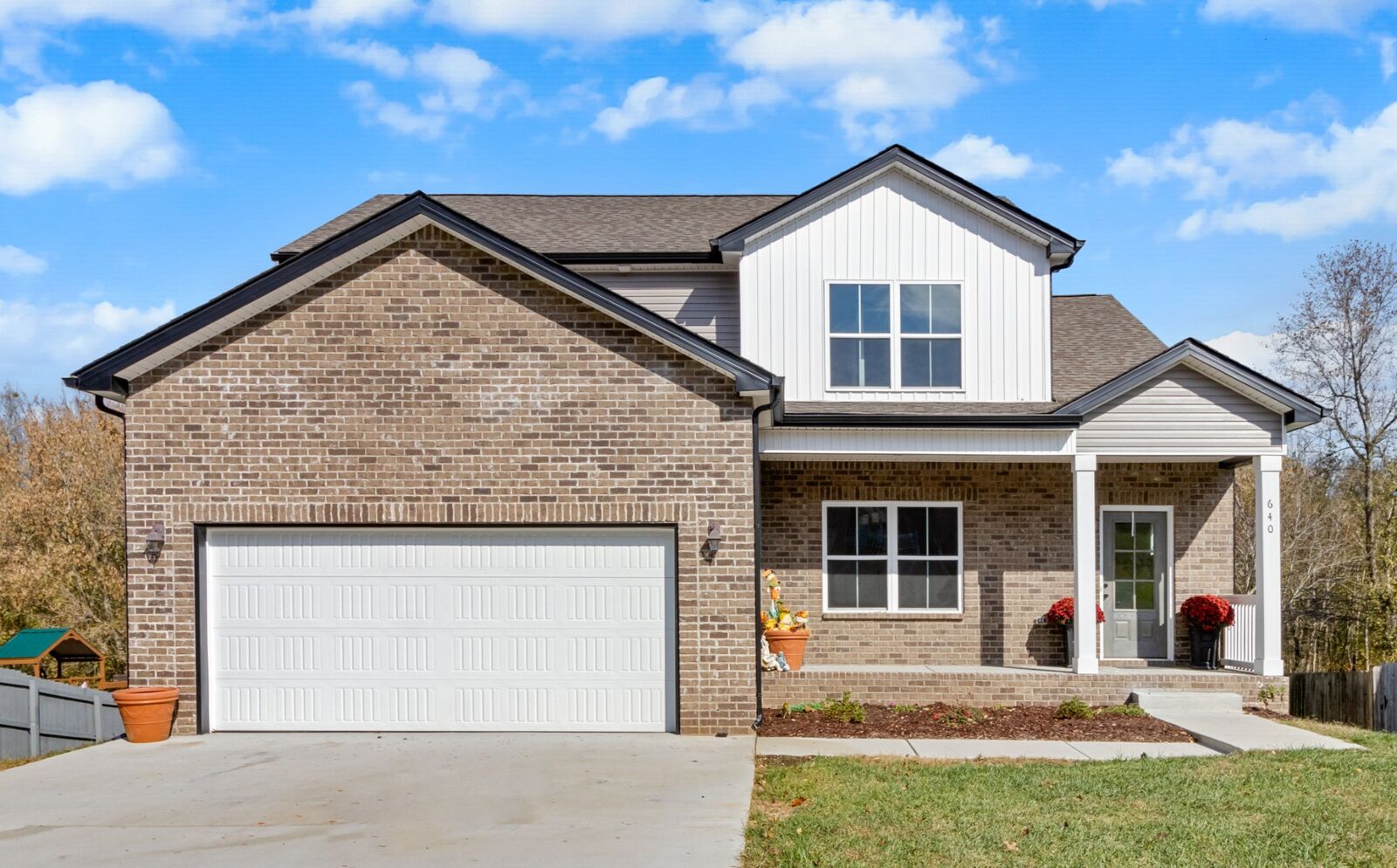 Property Photo: 640 Winding Bluff Way TN 37040