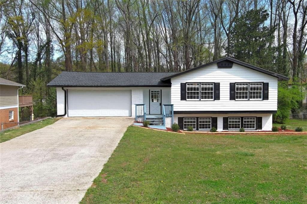 Property Photo:  6170 Graceland Circle  GA 30260 