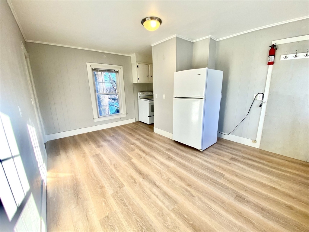 Property Photo:  33 Edwards St 2A  MA 01550 