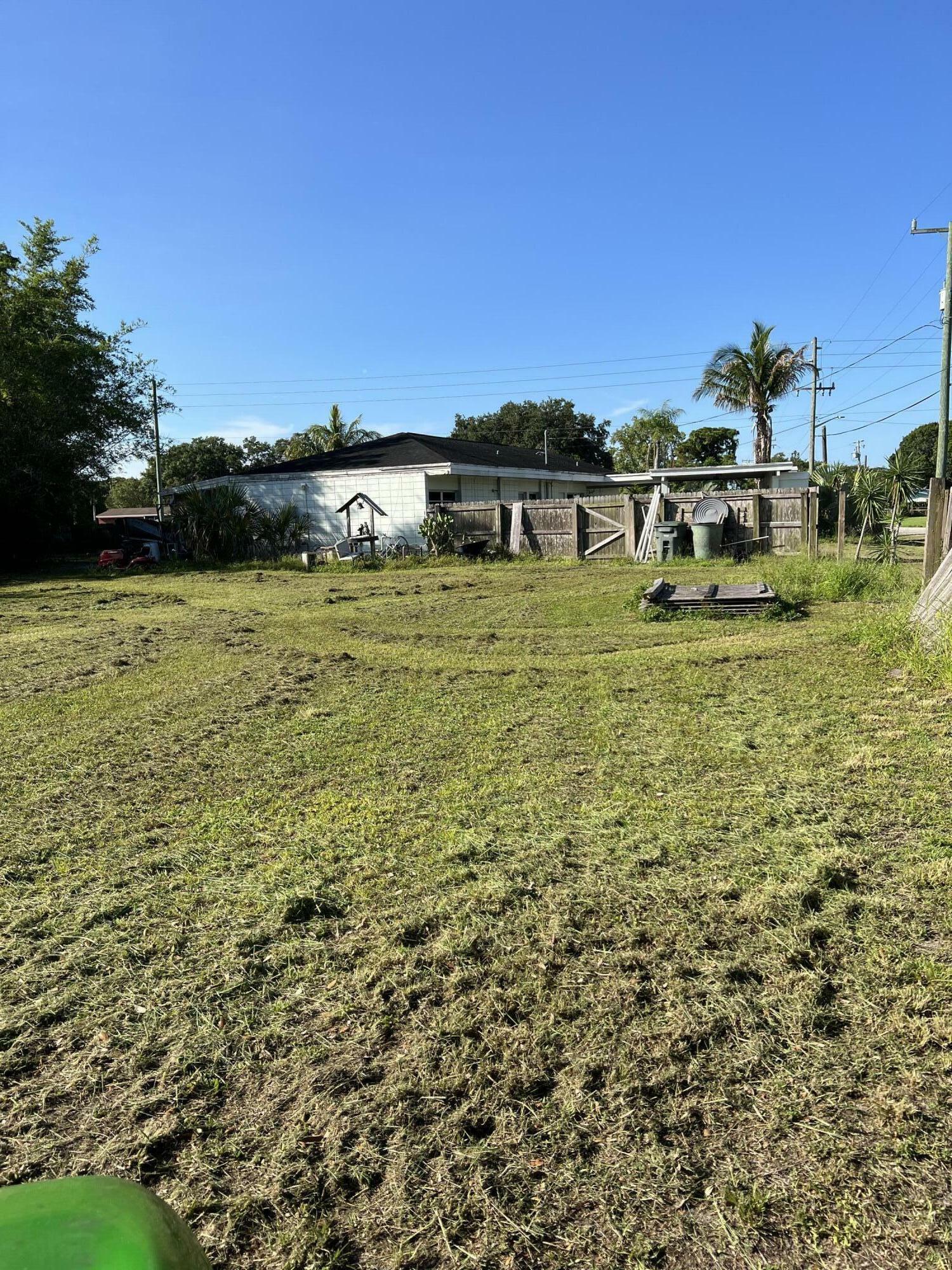 Property Photo:  908 Grandview Boulevard  FL 34982 