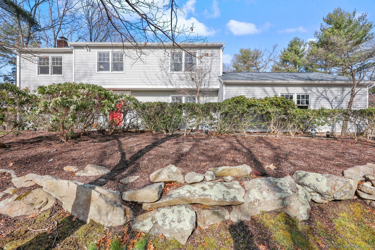 Property Photo:  69 Ledgewood Drive East  CT 06883 