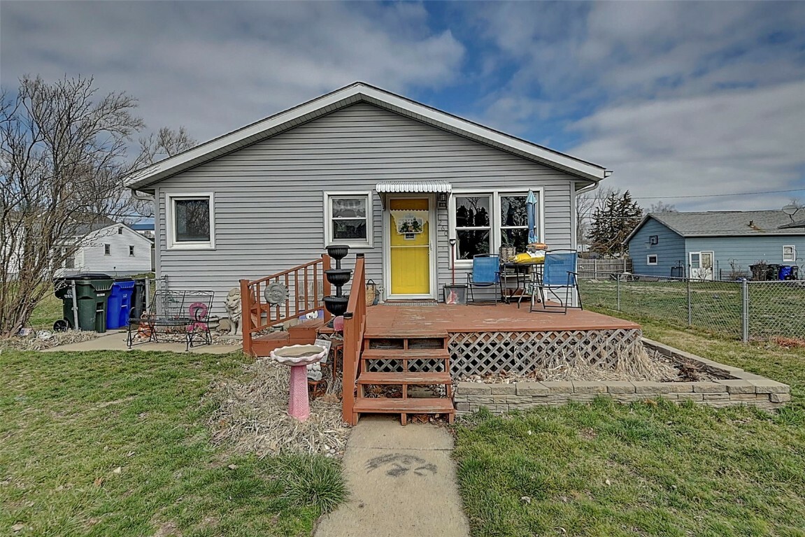 Property Photo:  1260 21st Avenue SW  IA 52404 