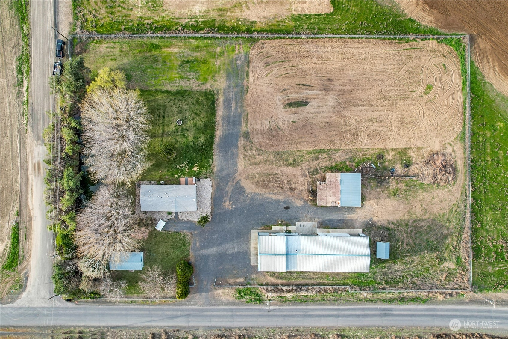 Property Photo: 19524 SE Rd 1 WA 98857