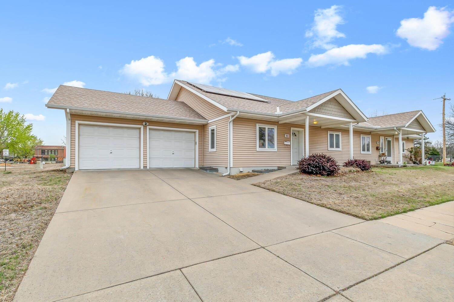 Property Photo: 3022 E Orme St KS 67211