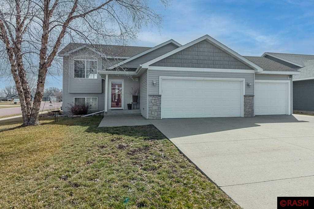 Property Photo:  125 Pinehurst Drive  MN 56001 