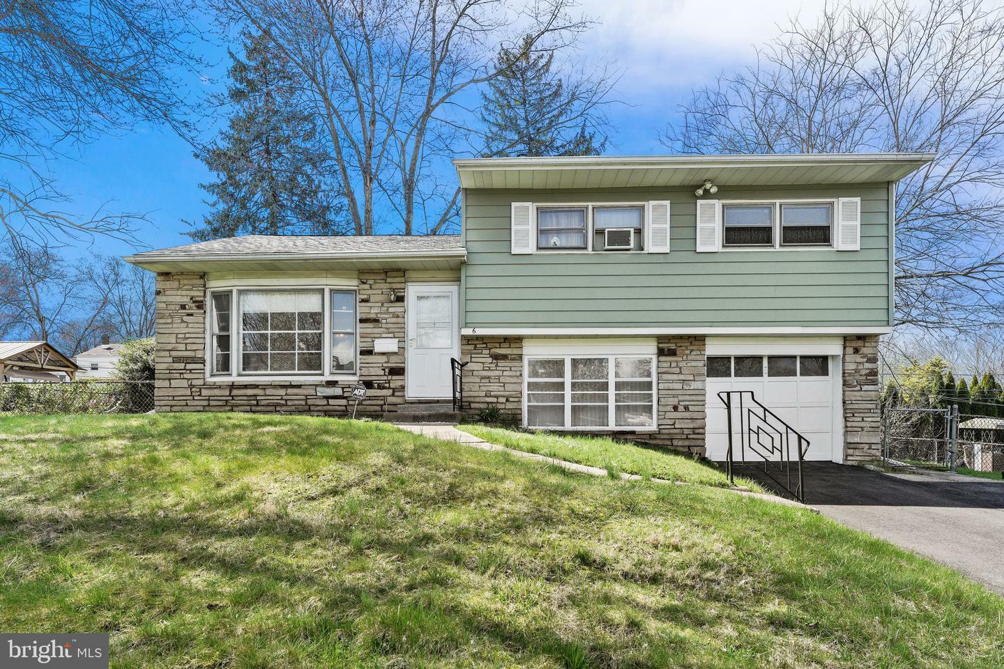 Property Photo:  6 Rita Road  PA 19067 