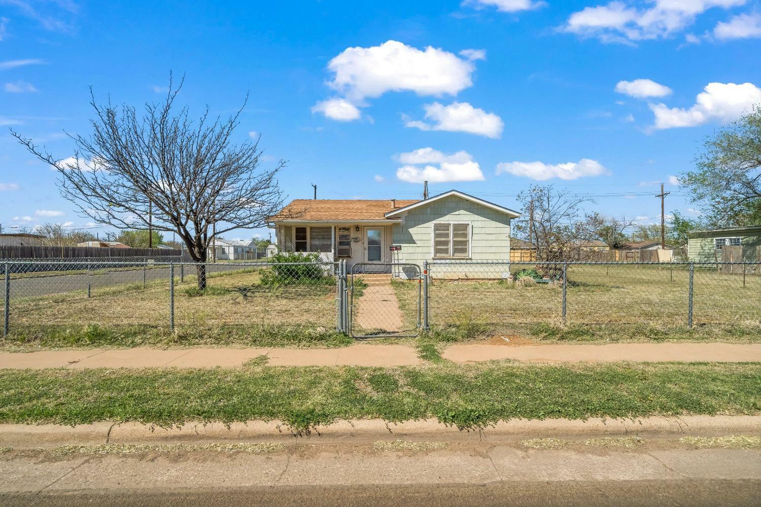 Property Photo:  2918 Amherst Street  TX 79415 