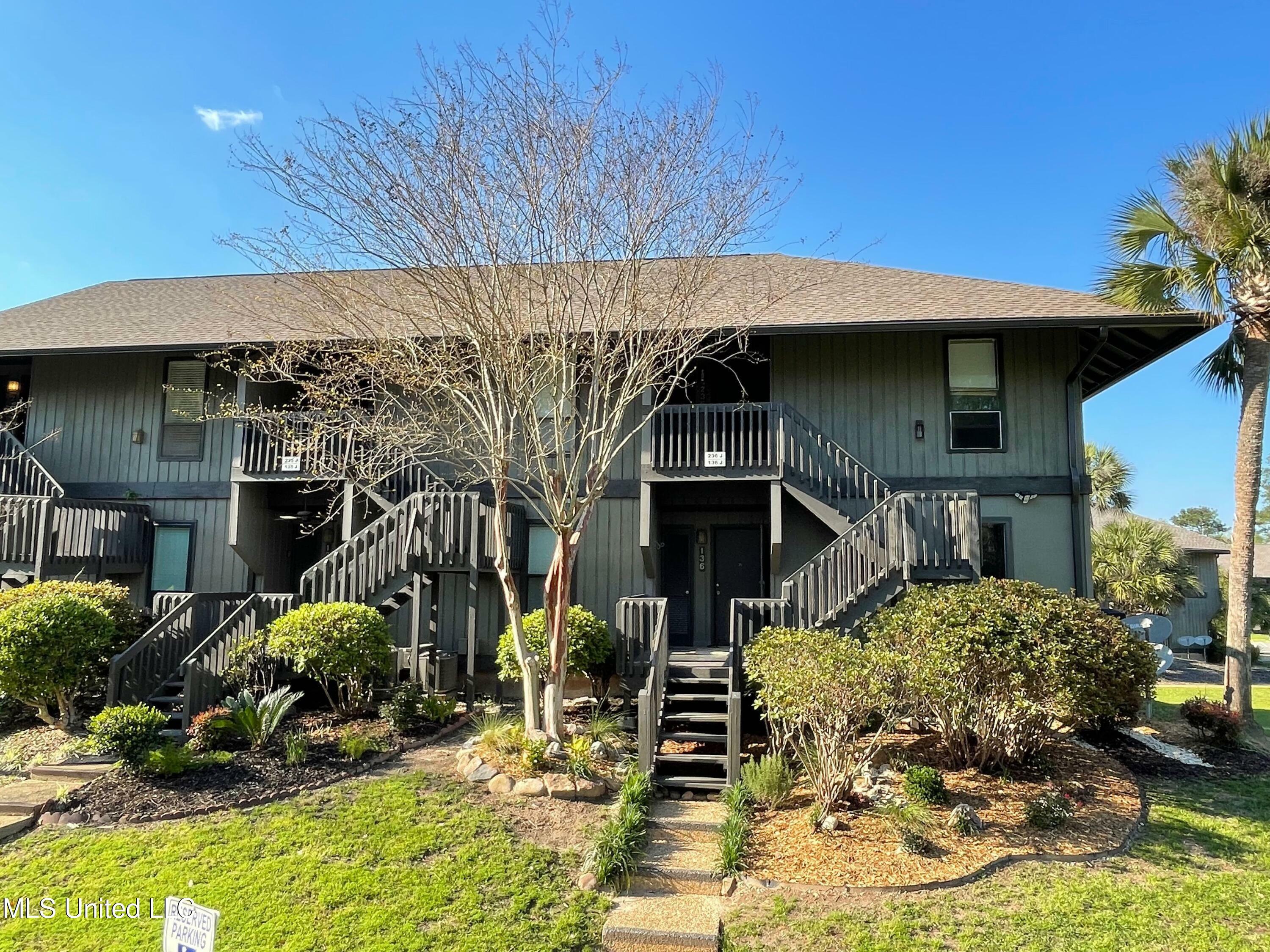 Property Photo: 236 Lanai Villa Street MS 39525