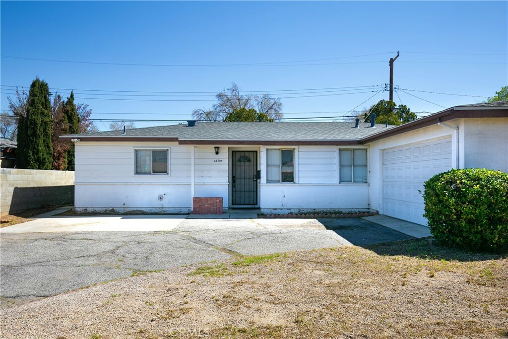 Property Photo:  43704 Gadsden Avenue  CA 93534 