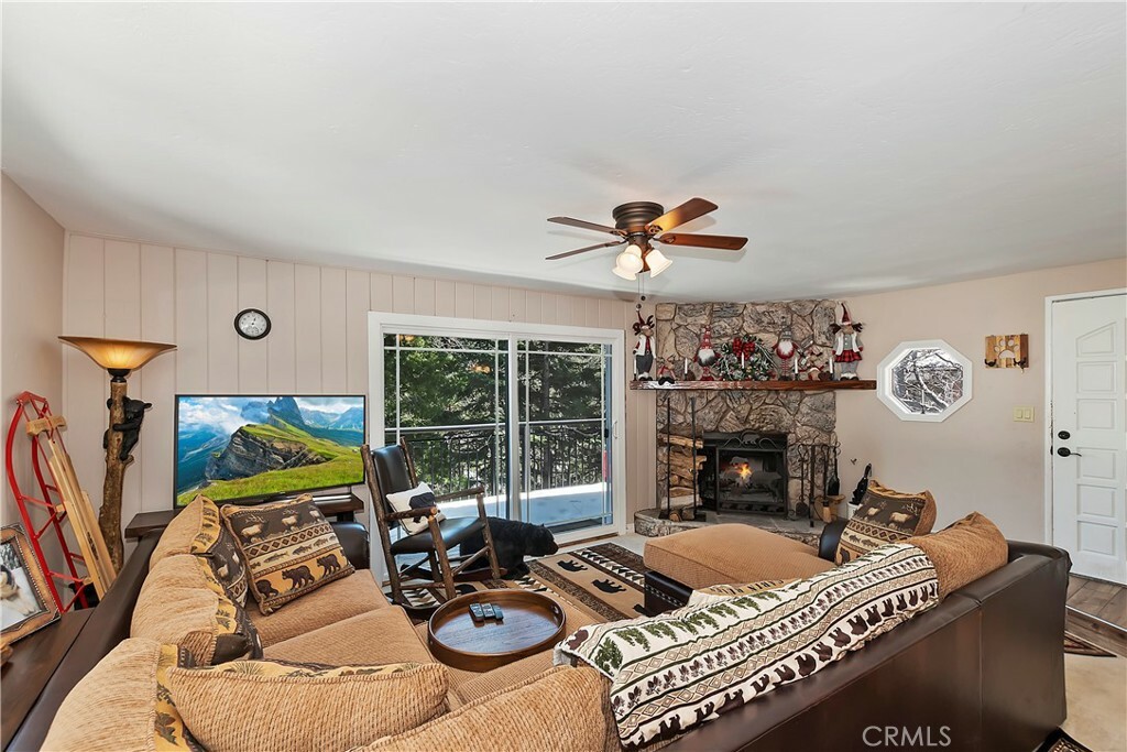 Property Photo:  725 Oakmont Lane  CA 92352 