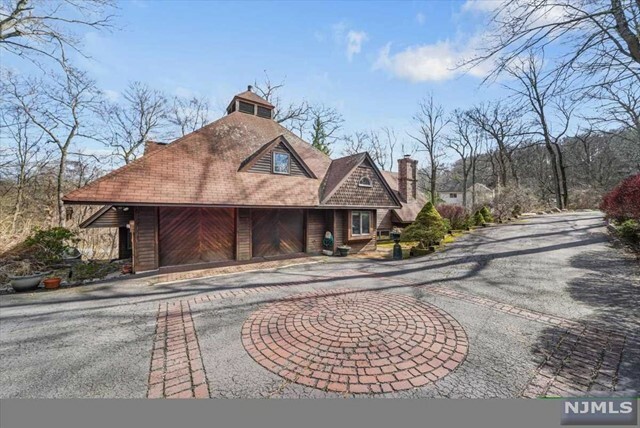 Property Photo:  1 Lookout Road  NY 10987 