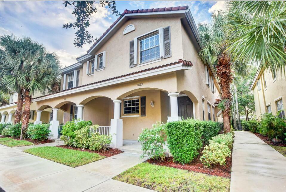 Property Photo:  1418 W Wickham Circle B  FL 33445 