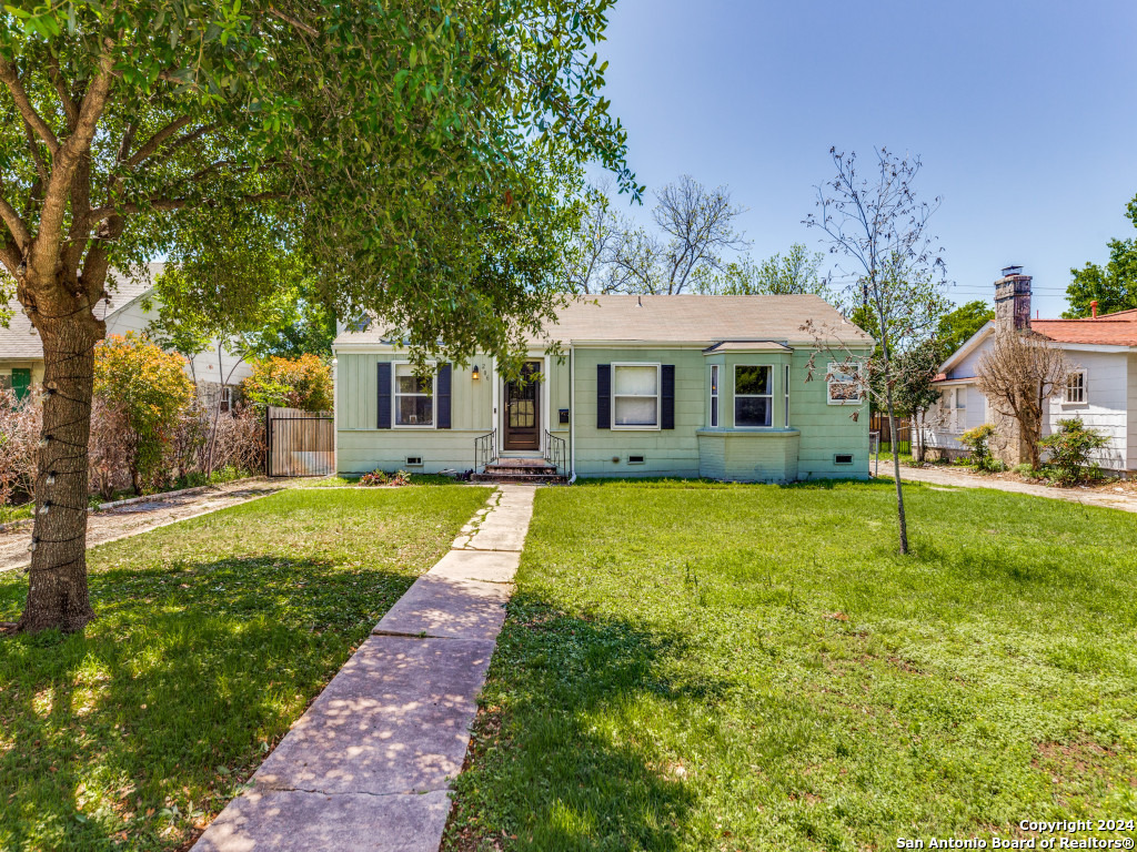 Property Photo:  206 Quentin Dr  TX 78201 