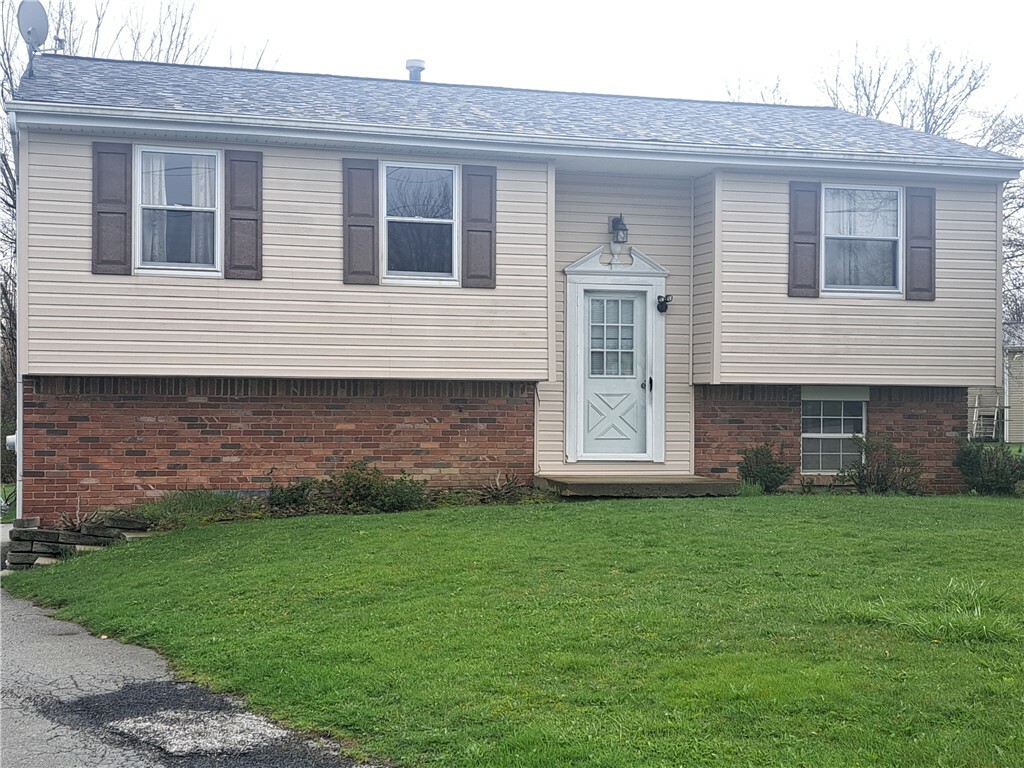 Property Photo:  125 Eleanor Drive  PA 15650 