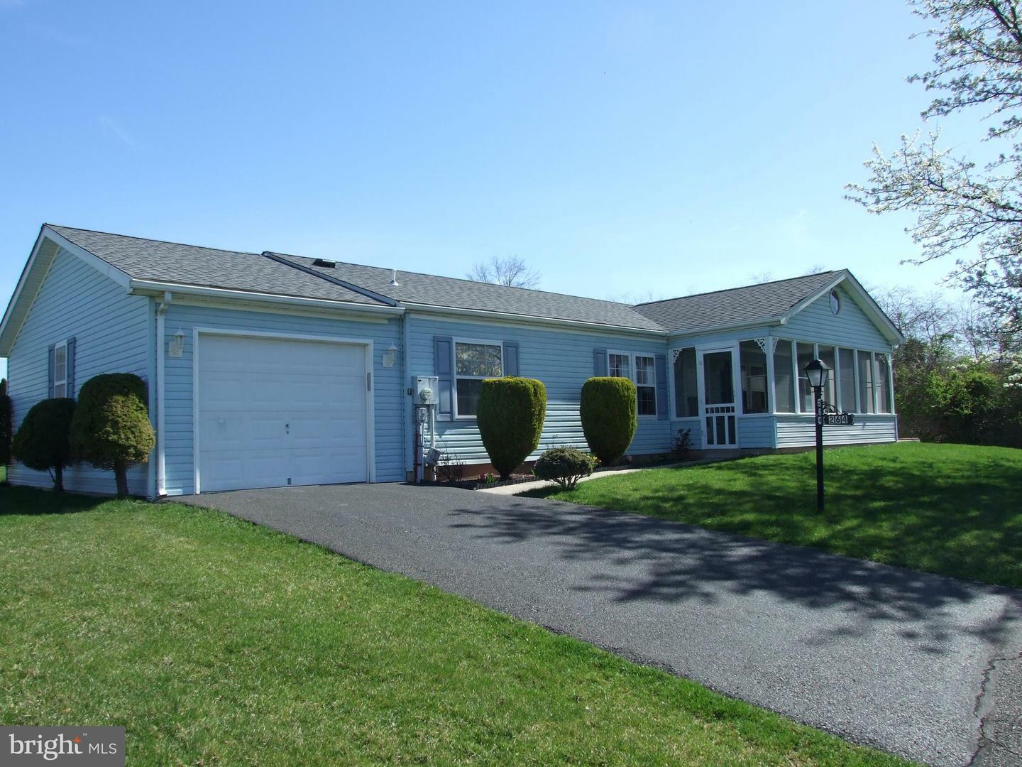 Property Photo:  264 Upland Court  PA 18938 