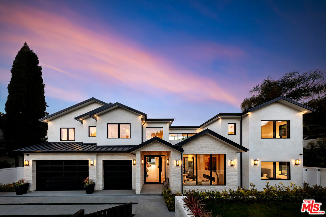 Property Photo: 1727 N Stanley Ave CA 90046