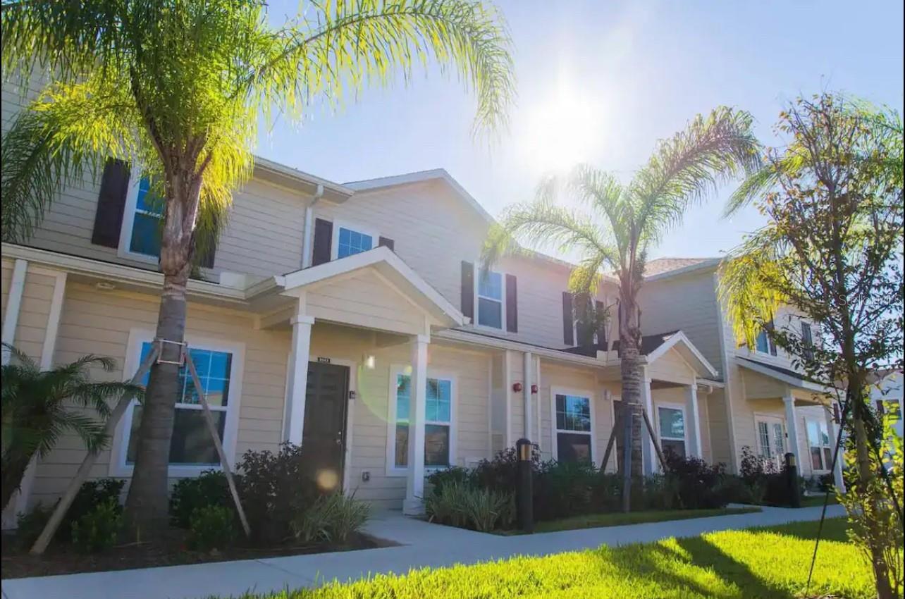 Property Photo:  8943 Shine Drive  FL 34747 