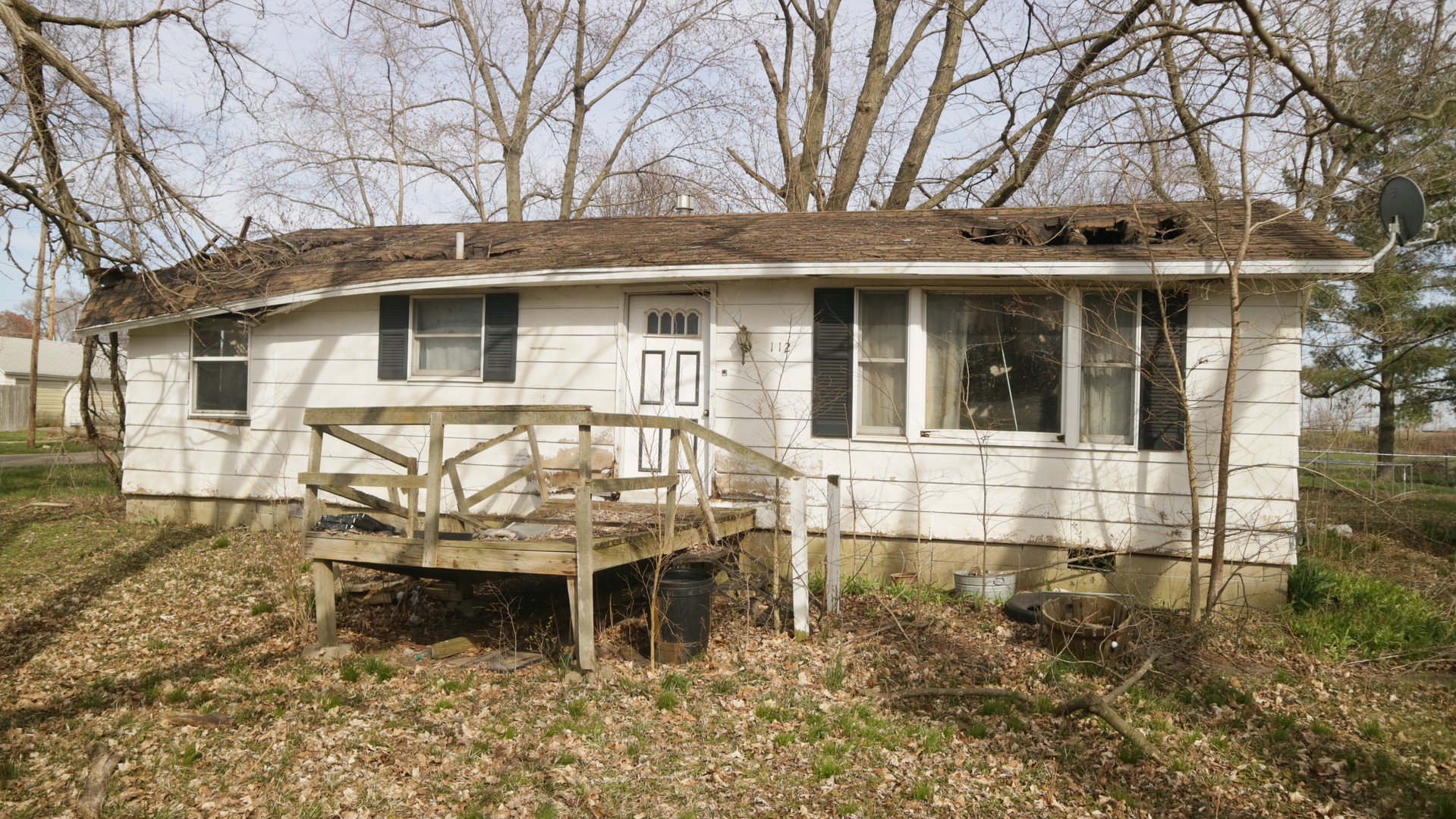 Property Photo:  112 N Dauphin Street  IL 62518 