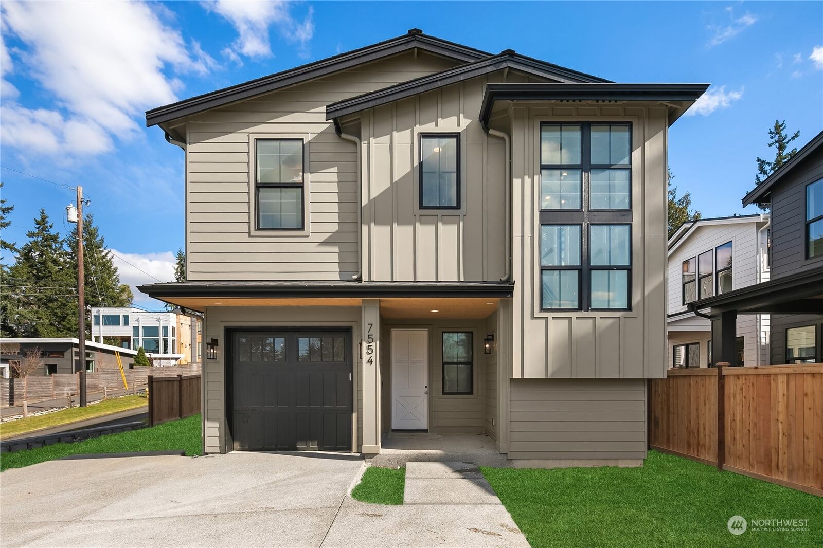 Property Photo: 7554 116th Avenue NE 1 WA 98033