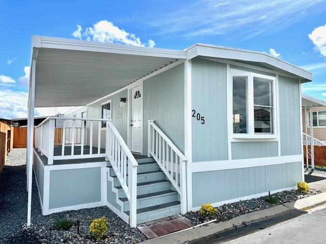Property Photo: 720 E Worth Ave Space 205 CA 93257