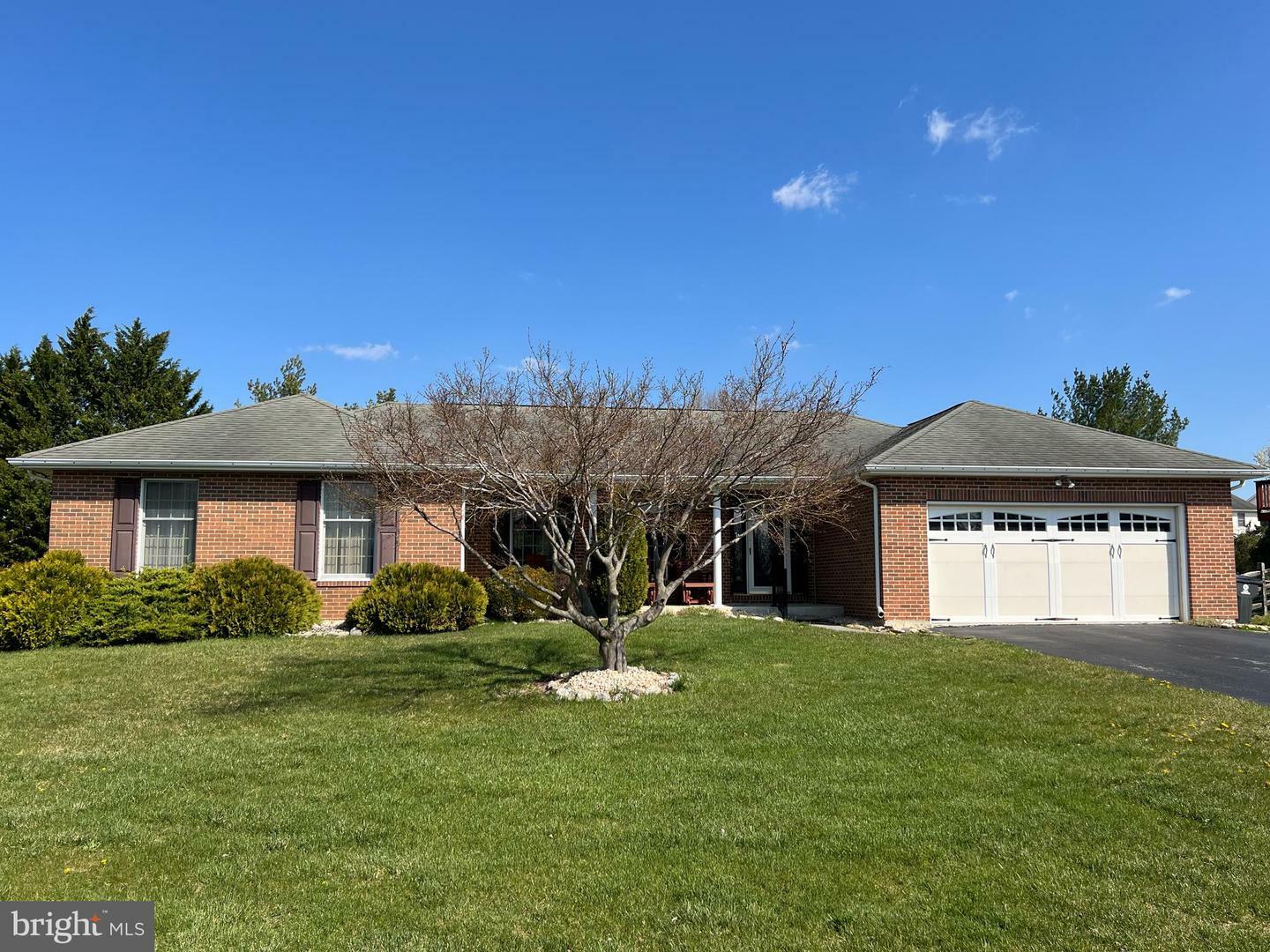 Property Photo: 214 Mount Vernon Drive DE 19701
