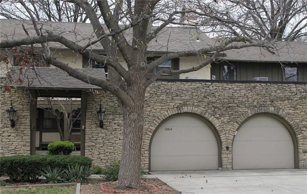 Property Photo:  10214 Robinson Street  KS 66212 