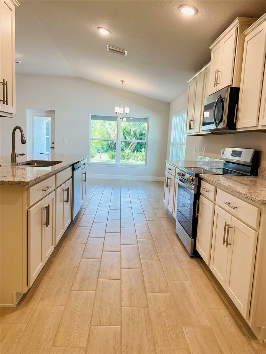 Property Photo:  2512 Averland Loop  FL 34287 