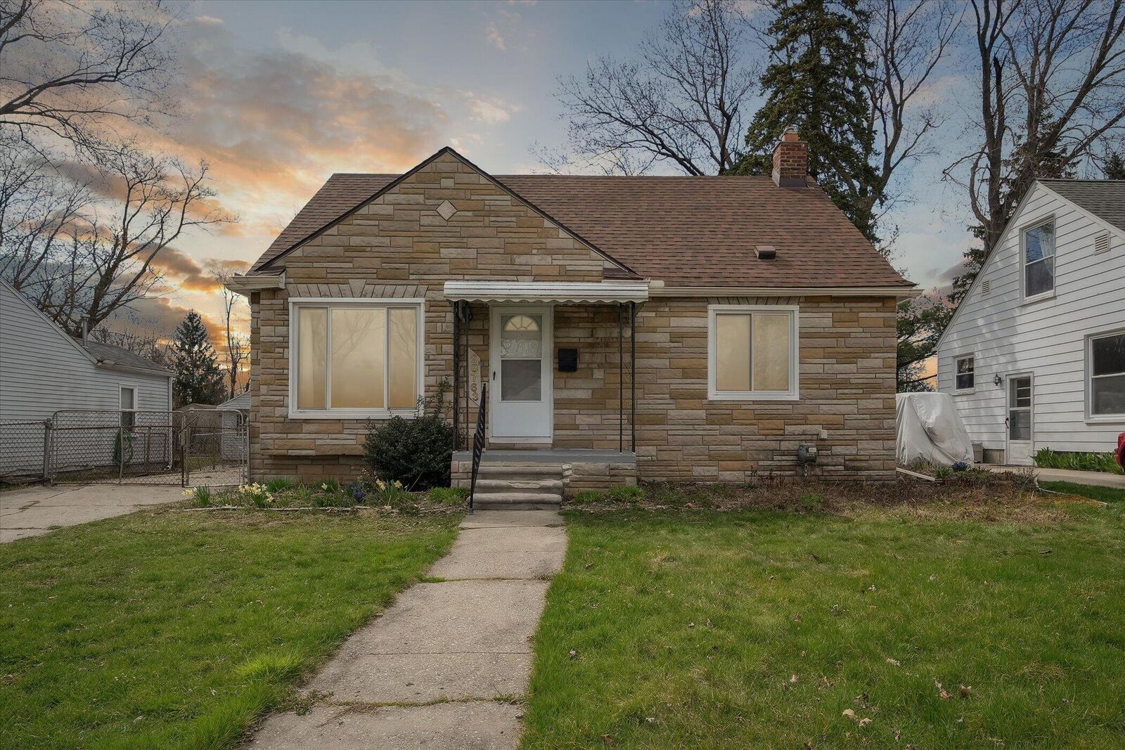 Property Photo:  28763 Everett Street  MI 48076 