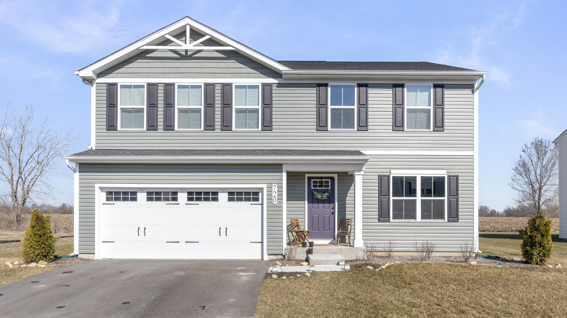 Property Photo:  720 E Garfield Street  IL 60556 