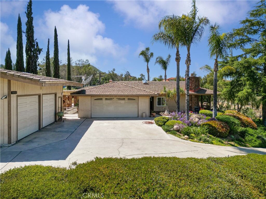 Property Photo: 14302 Descanso Drive CA 92570