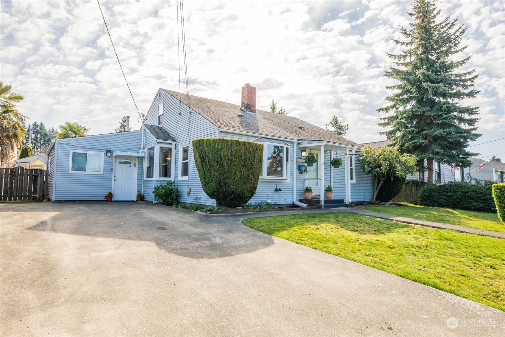 Property Photo:  17308 33rd Avenue S  WA 98188 