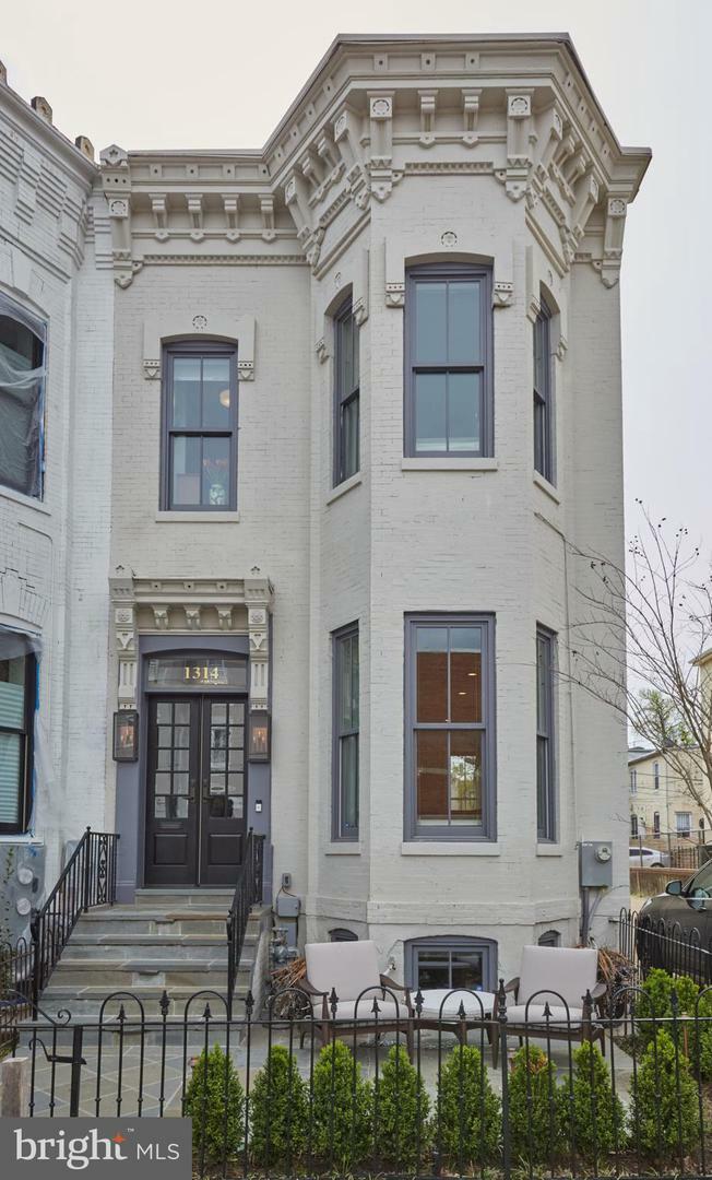 Property Photo:  1314 S Street NW  DC 20009 