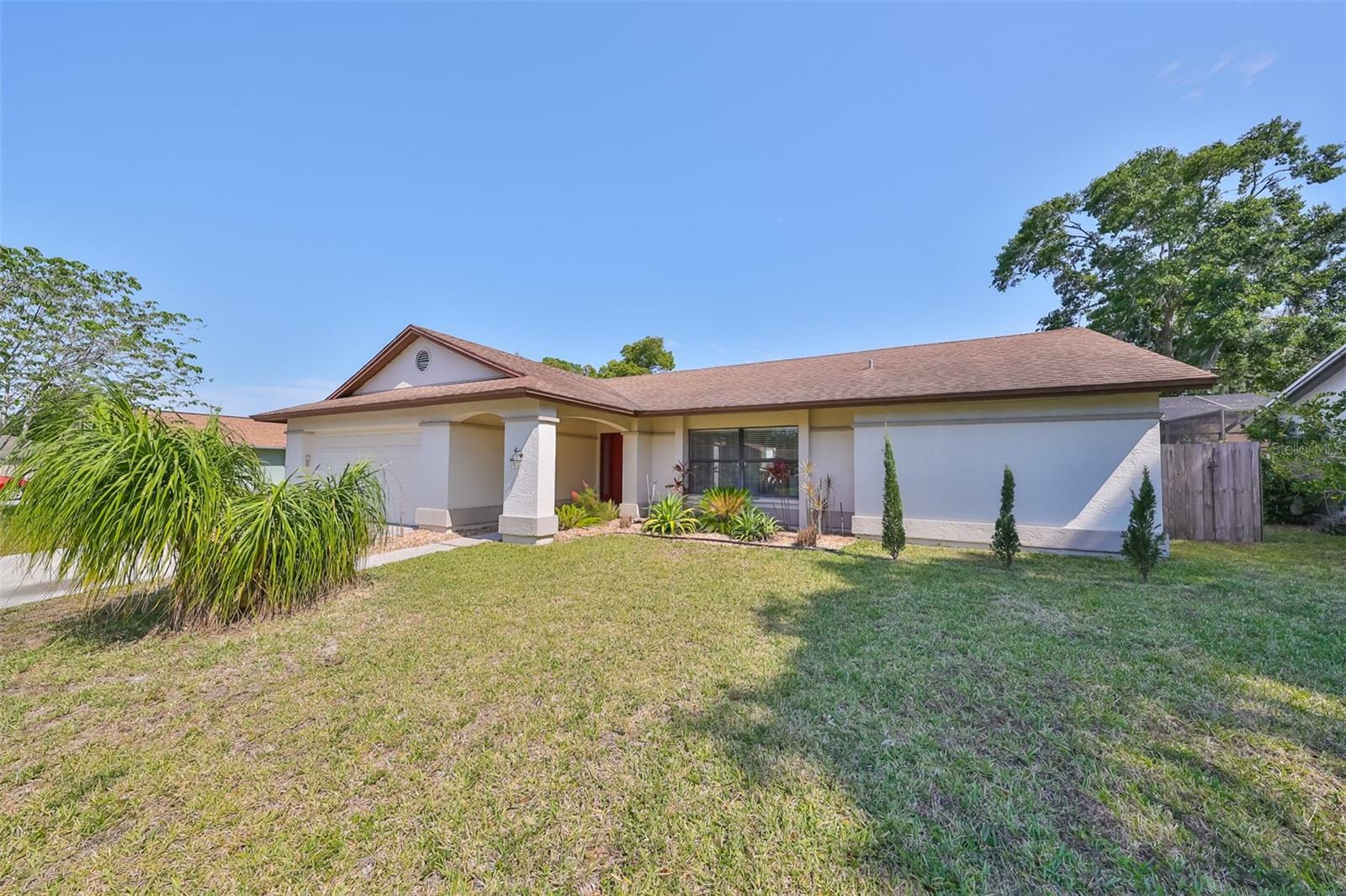 Property Photo:  2608 Bridle Drive  FL 33566 