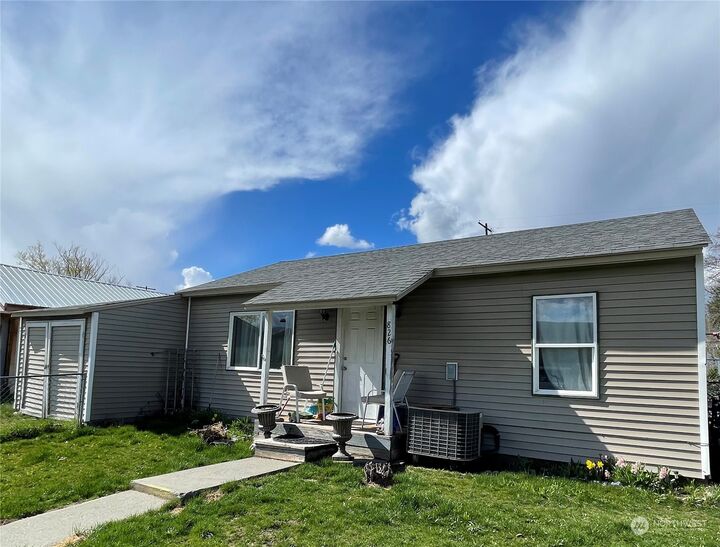 Property Photo: 826 S 5th Avenue WA 98840