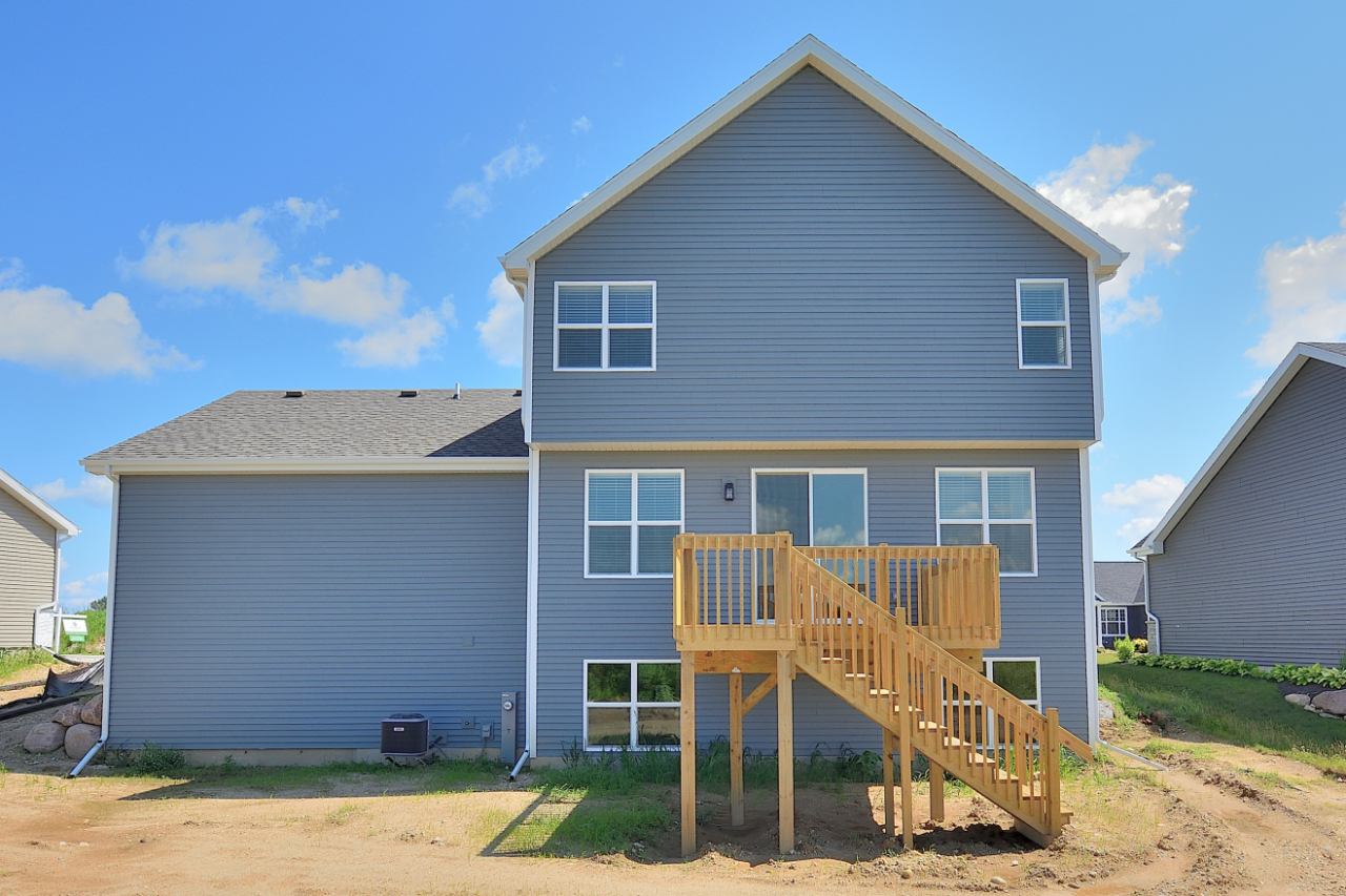 Property Photo:  1362 Windwood Rd  WI 53066 