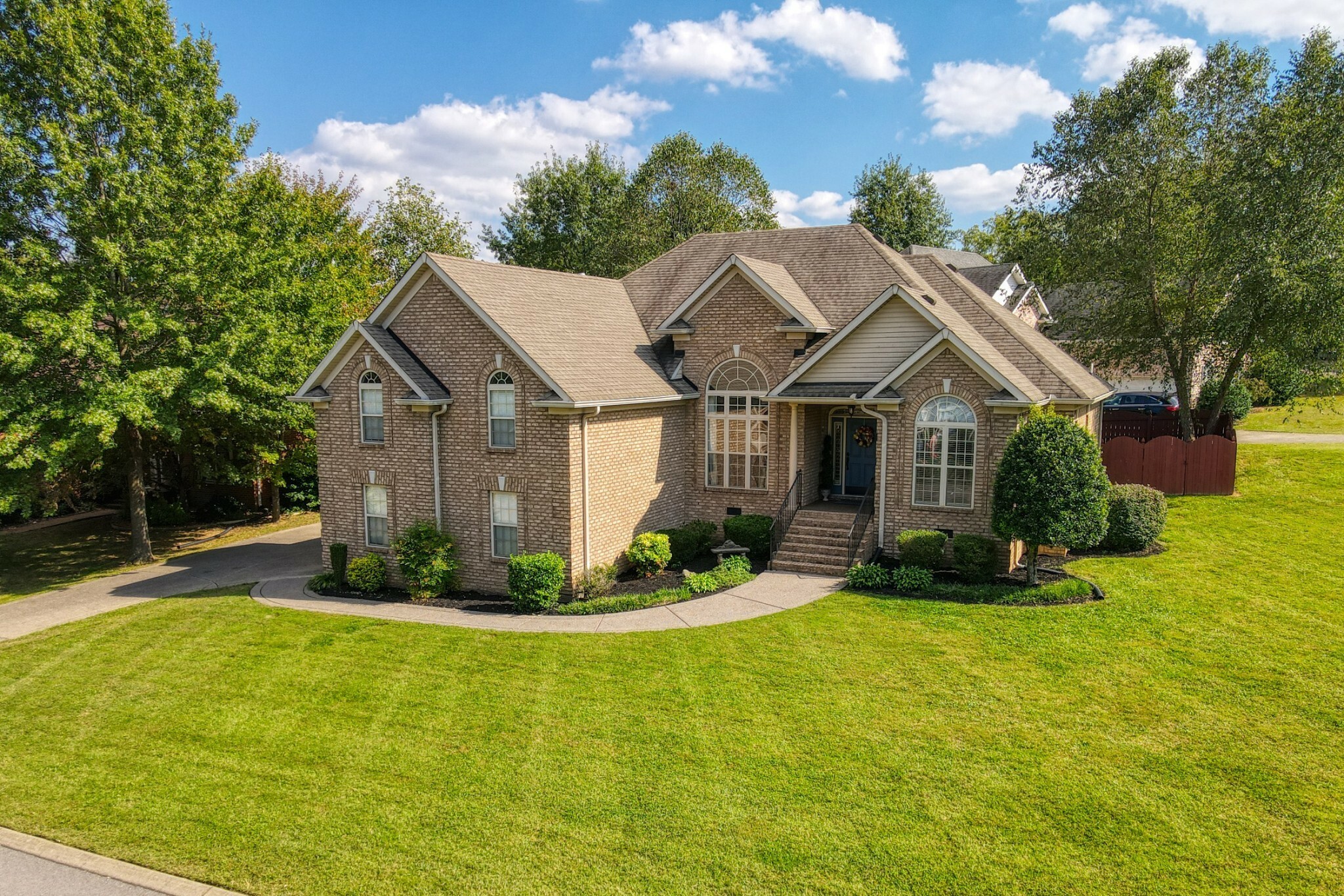Property Photo: 202 Fieldstone Dr TN 37188