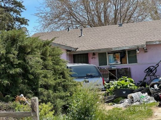 Property Photo:  15100 Trotter Ln  CA 93238 