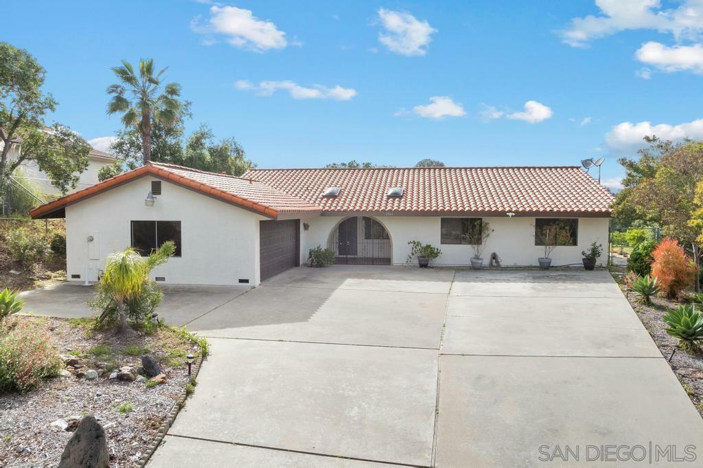 Property Photo:  2346 Vista Royal  CA 92084 