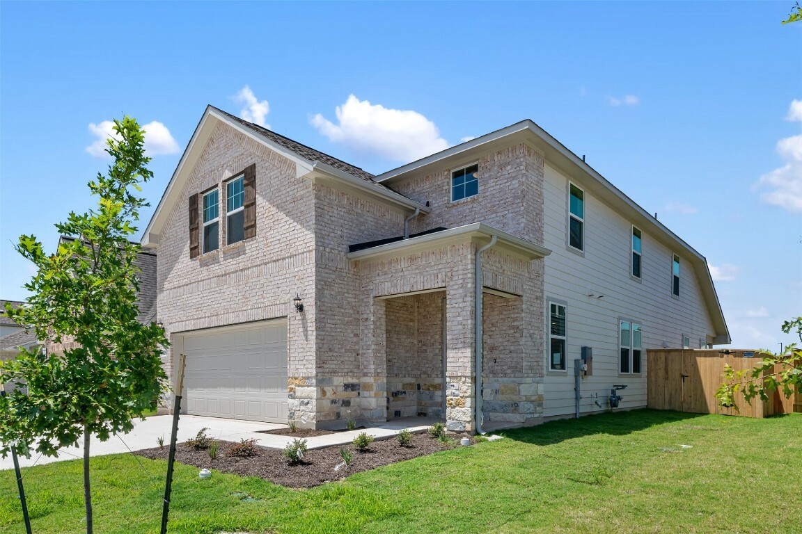 Property Photo: 229 Kays Path TX 78626