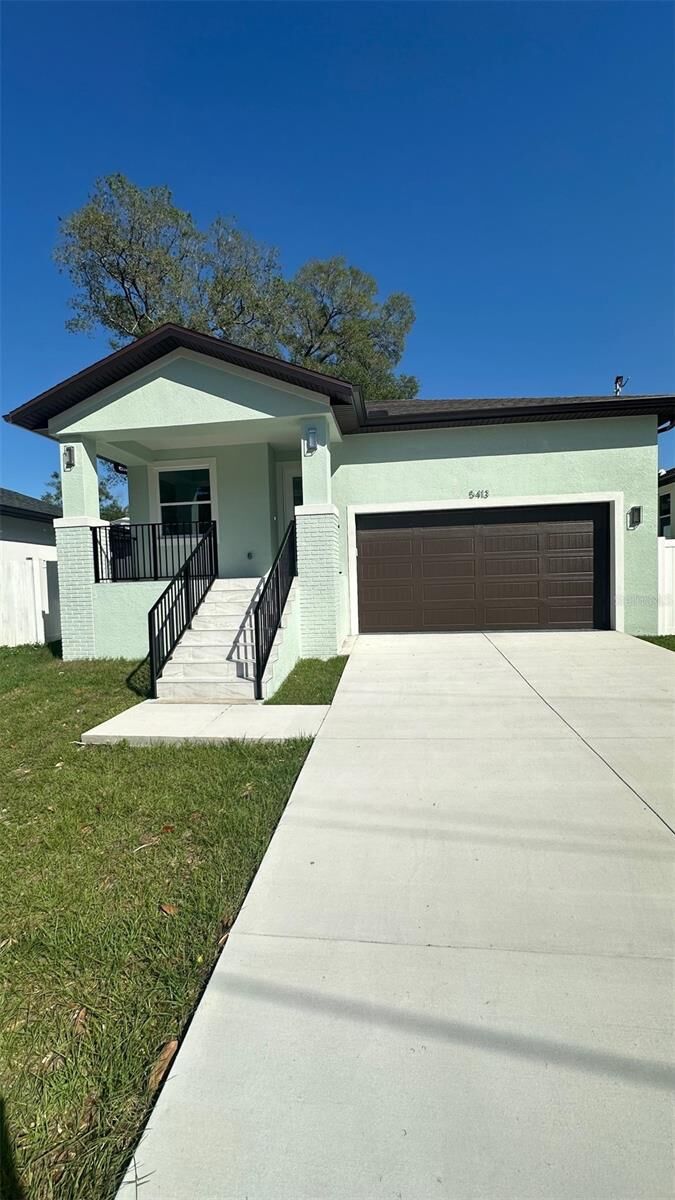 Property Photo:  5413 N Forest Hills Drive  FL 33603 