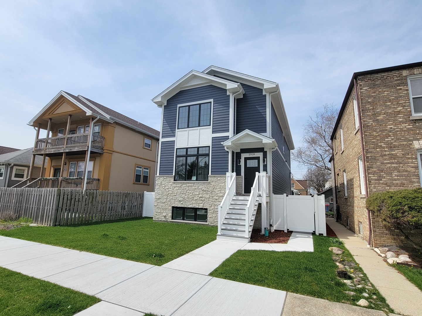 Property Photo:  2918 N Rutherford Avenue  IL 60634 