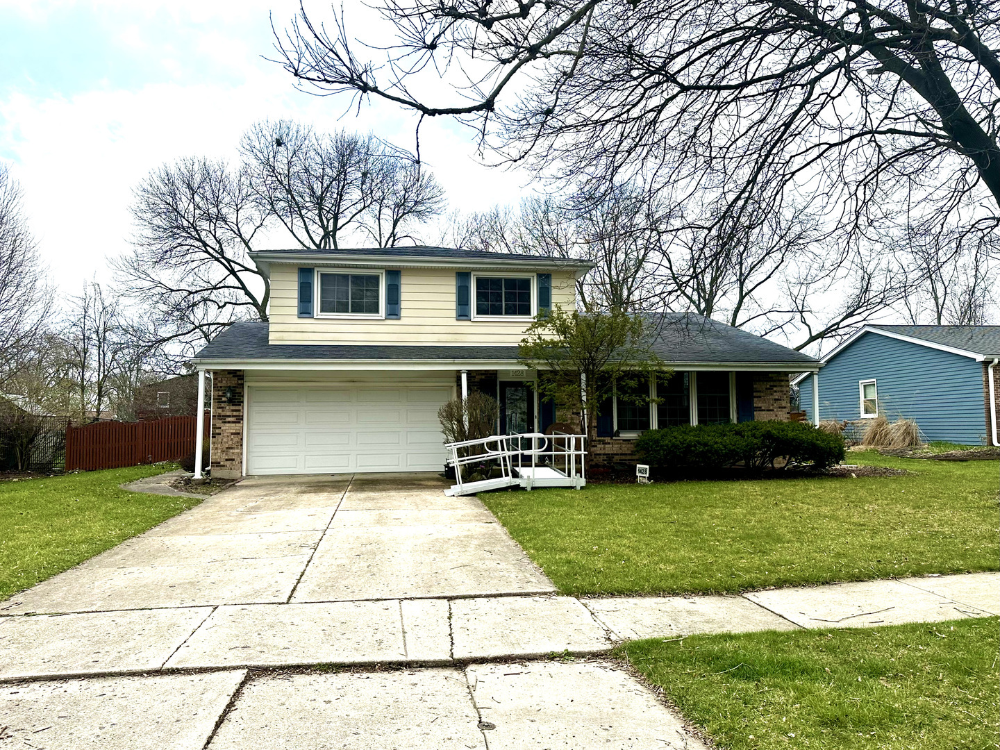 Property Photo:  1428 Willcrest Road  IL 60540 