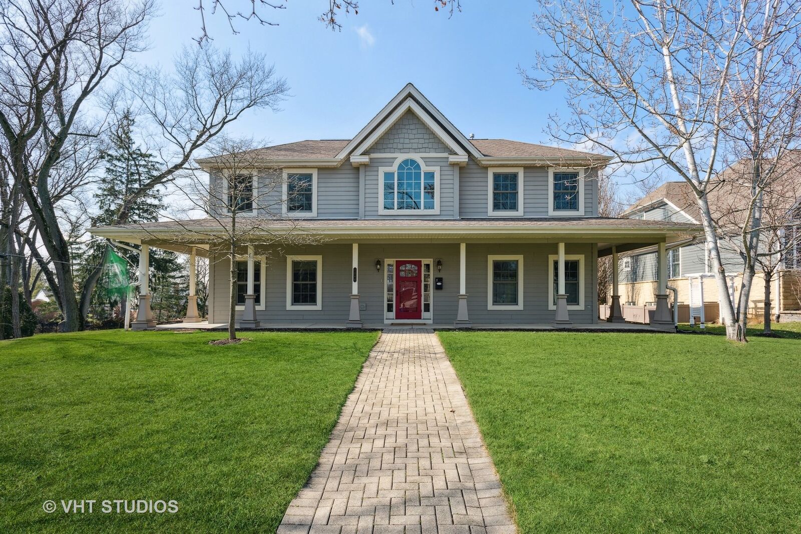 Property Photo: 1044 Golf Lane IL 60189