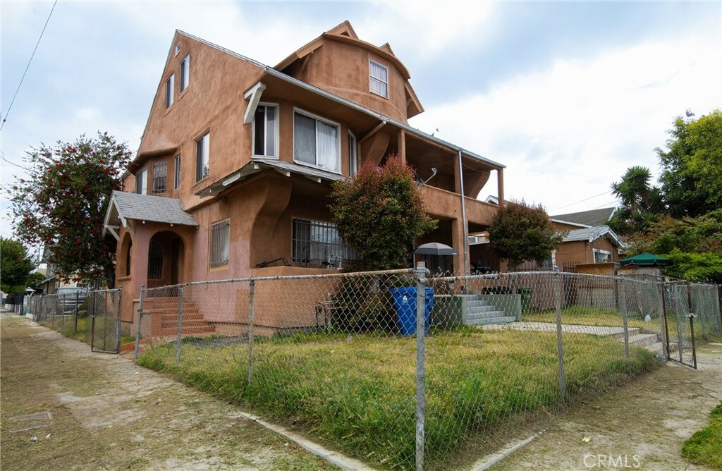 Property Photo:  3522 Maple Avenue  CA 90011 