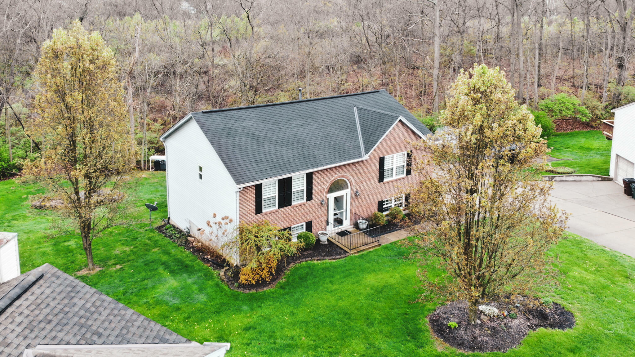 Property Photo:  11 S Bellewood Court  KY 41001 