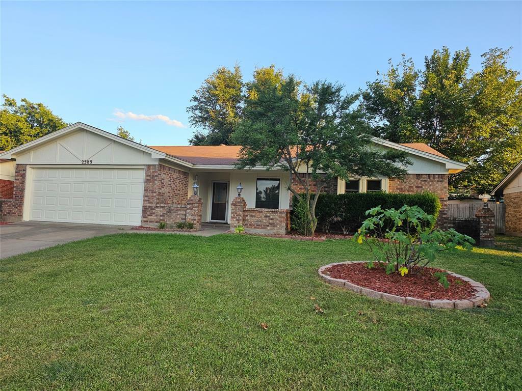 Property Photo:  2309 Wilmer Drive  TX 75052 