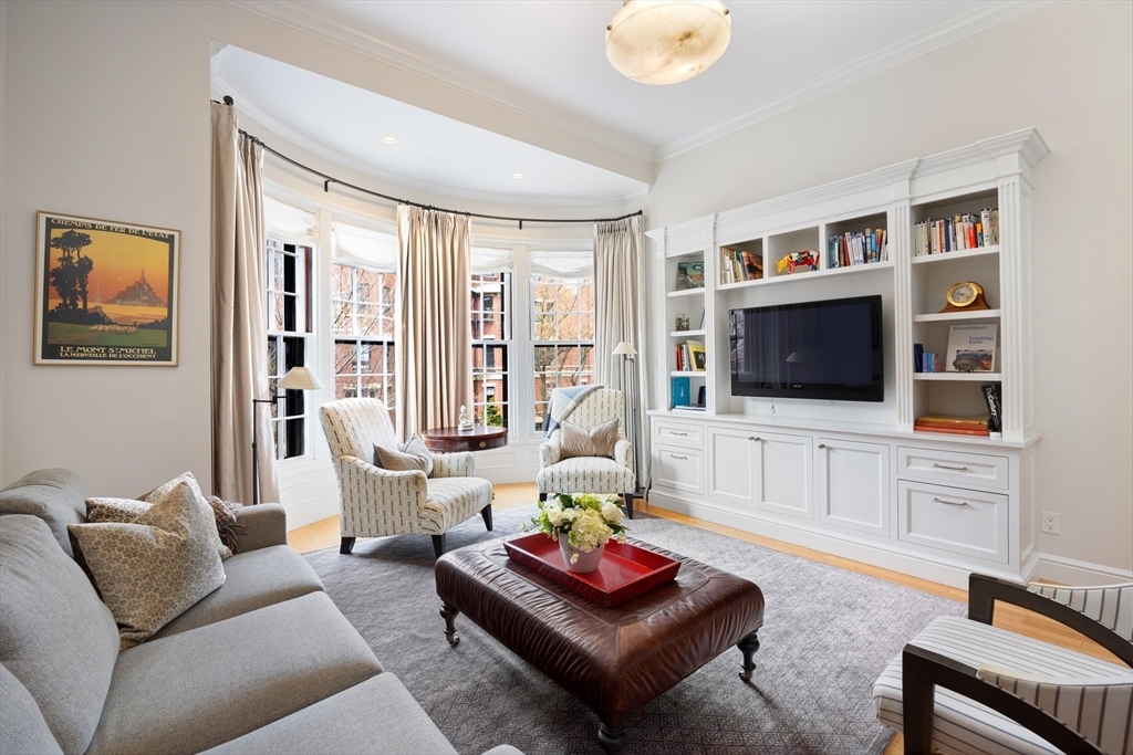 Property Photo: 226 Marlborough St 2 MA 02116