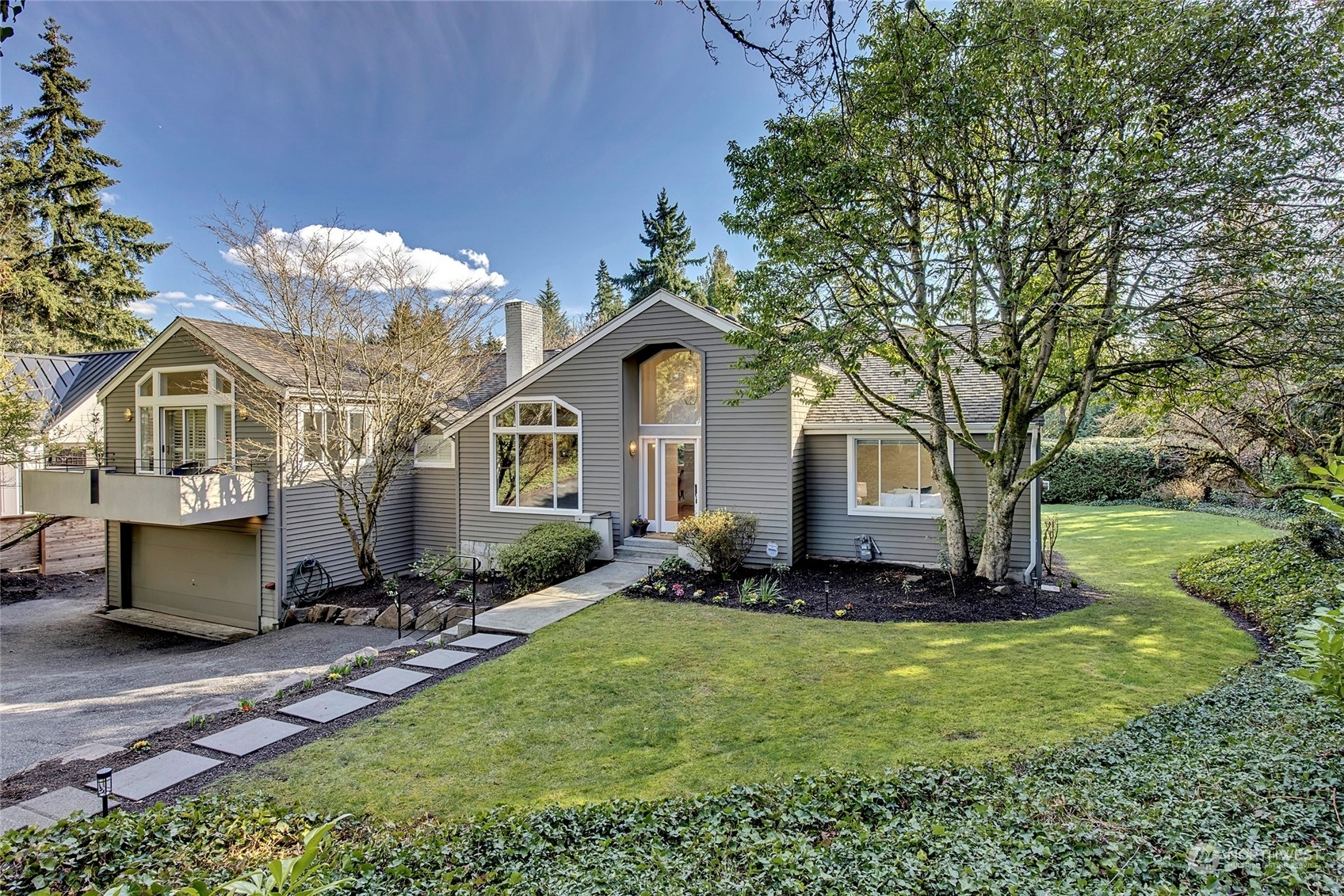 Property Photo:  7677 NE 14th Street  WA 98039 